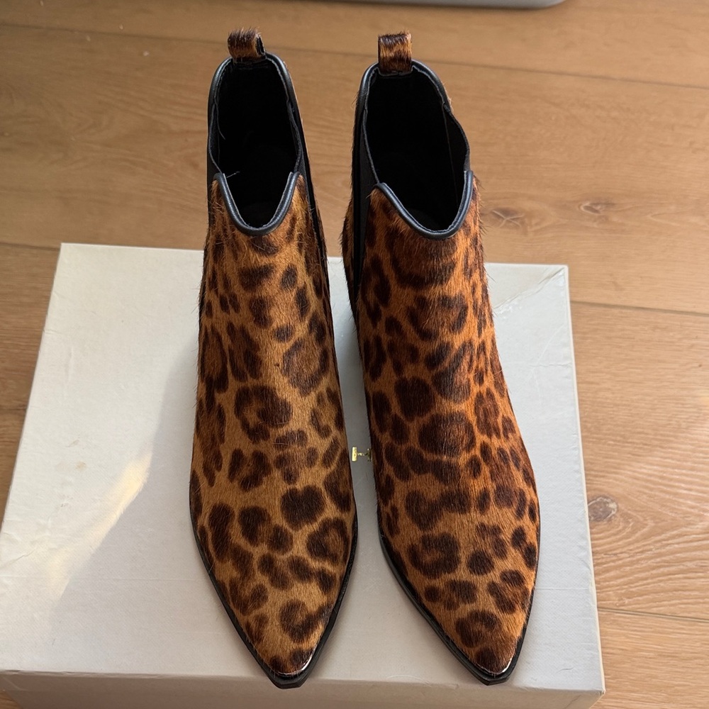 Marc Fisher Calf Hair Leopard / Cheetah Booties - new in box - western festival